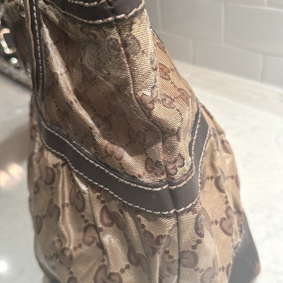 Authentic Gucci Tote Bag. - Picture 3 of 15